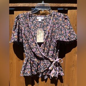 Band of Gypsies Nashville Surplice Top Black Floral Flutter Sleeve Size S Small